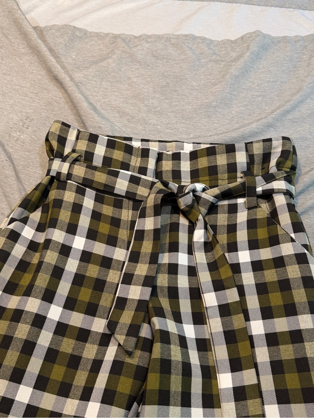 High-Waist Plaid Tie-Belt Trousers in Olive/Black/White